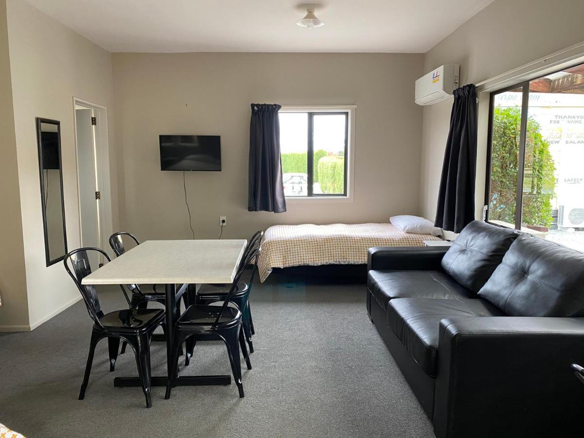 Twizel Holiday Park ภายนอก รูปภาพ